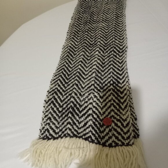 Manos Del Uruguay 100% Wool Scarf - Picture 1 of 3